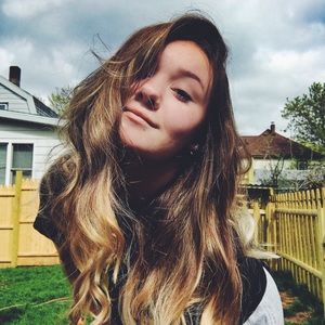 Meet your Posher, Hailey